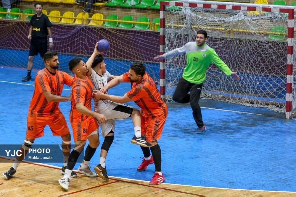 لیگ برتر هندبال بین مس کرمان و زغال سنگ بافق