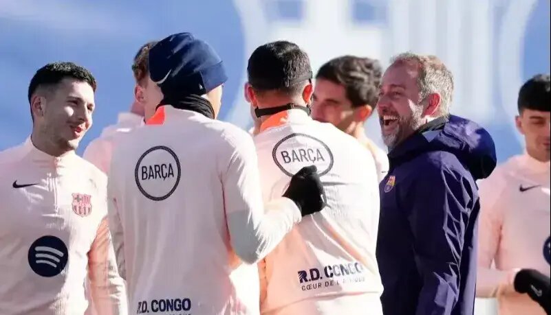 جلسه یک ساعته با فلیک پشت درهای بسته