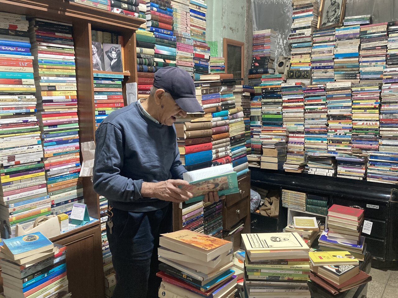 دلداده کتاب | کهنه نشینی کتابهای دست دوم و افست