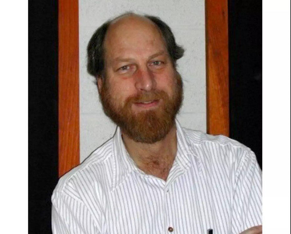 مرگ فیزیکدان آمریکایی با گلوله افراد ناشناس + عکس