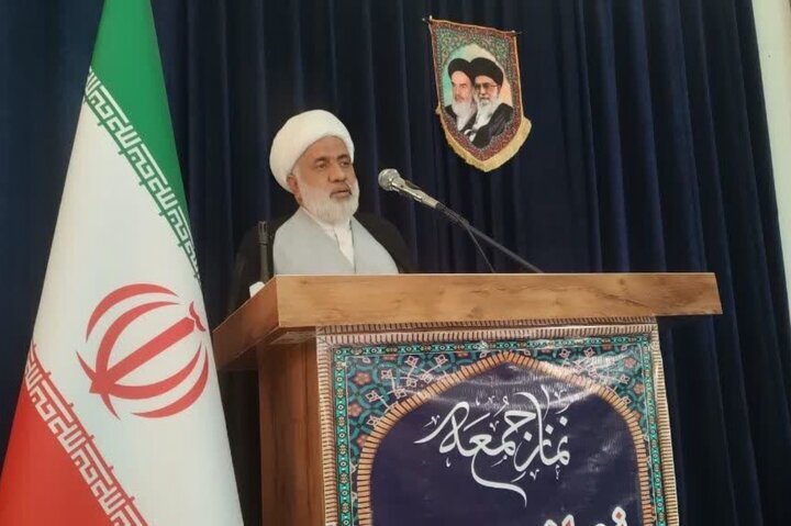 امام جمعه بشاگرد: ایران در مذاکرات از موضع قدرت عمل میکند