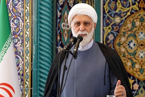 امام جمعه کیش: ترسی از تهدیدات آمریکا نداریم