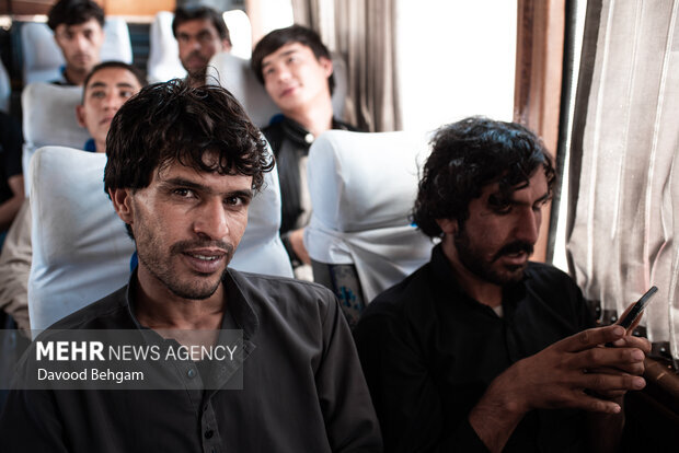 نجات ۷۰۰ تبعه غیرمجاز افغانستانی از سرمازدگی در مرز تایباد