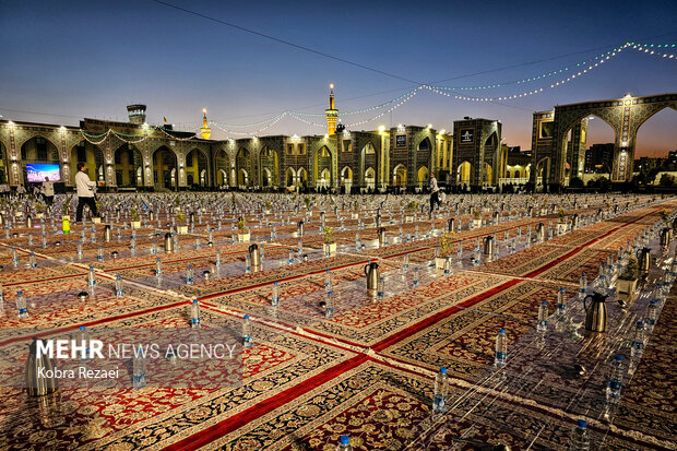 مجموع خدمات اطعامی حرم امام رضا(ع) در ماه رمضان به ۳ میلیون وعده رسید
