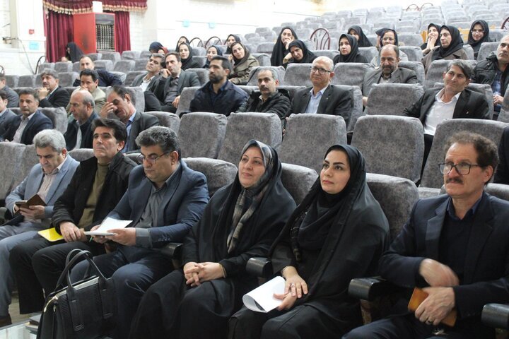 تأکید بر ارتقای کیفیت آموزشی در نشست مدیران مدارس شبانهروزی لرستان