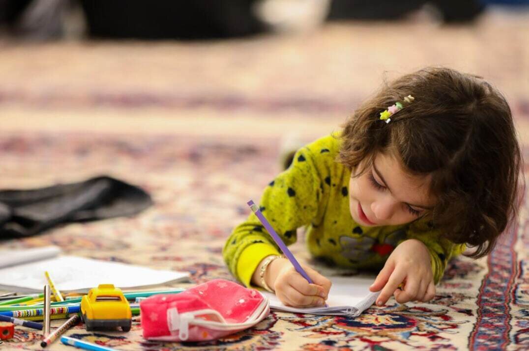 ببینید| طنین مناجات محمود کریمی در رواق رضوی؛ از خاک خراسان تا غیرت ایران علی (ع) + آلبوم تصاویر شب دوم