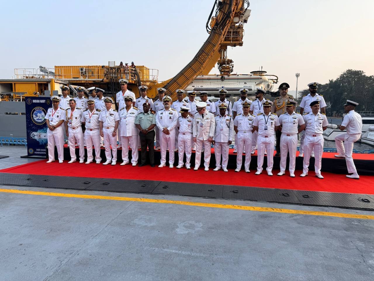 دریادار ایرانی: رزمایشهای چندجانبه فرصتی برای ارتقای سطح آمادگی رزمی نیروهاست