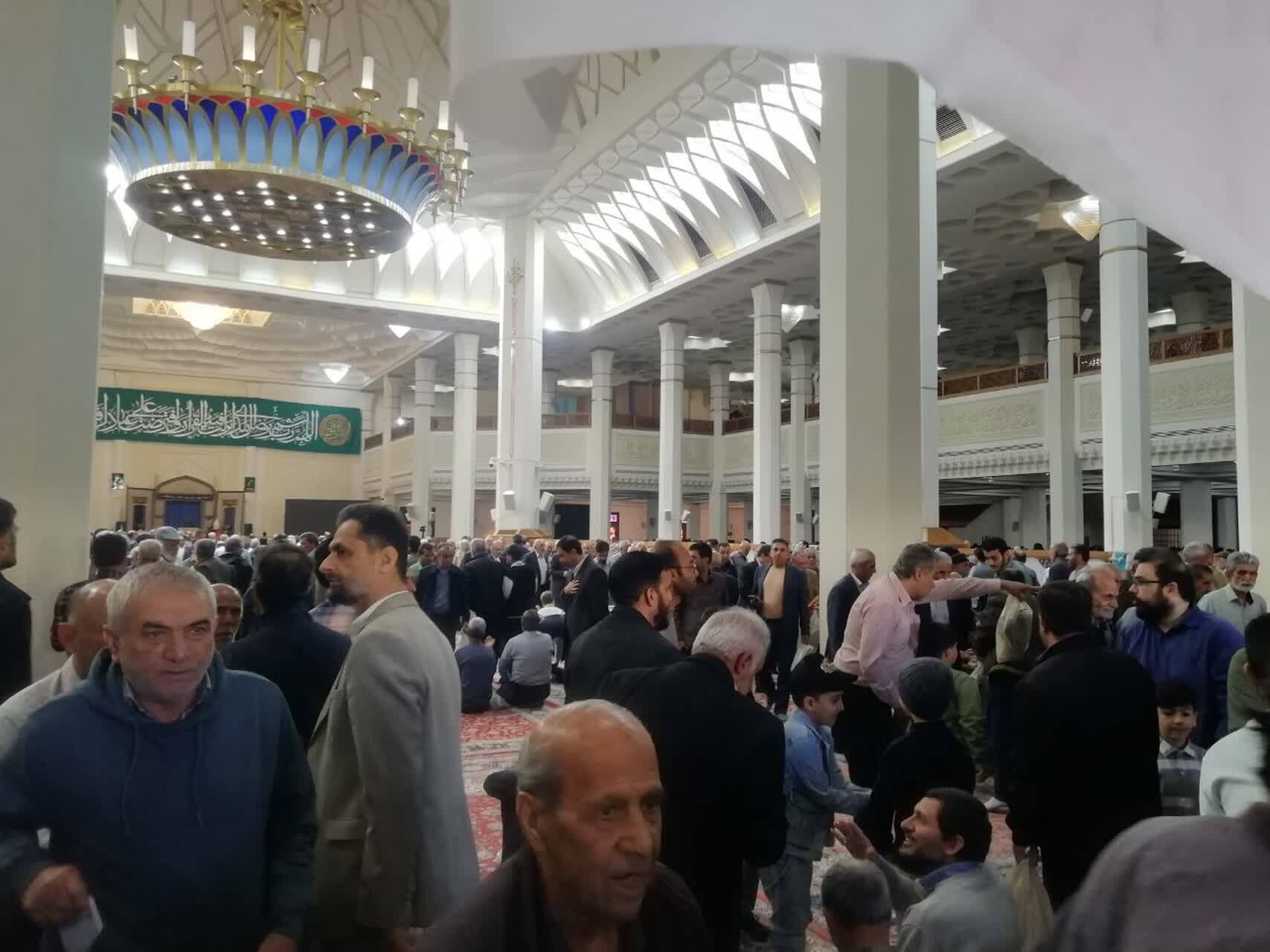 برگزاری اولین نماز جمعه ماه مبارک رمضان در حرم مطهر احمدبن موسی (ع) شیراز + عکس