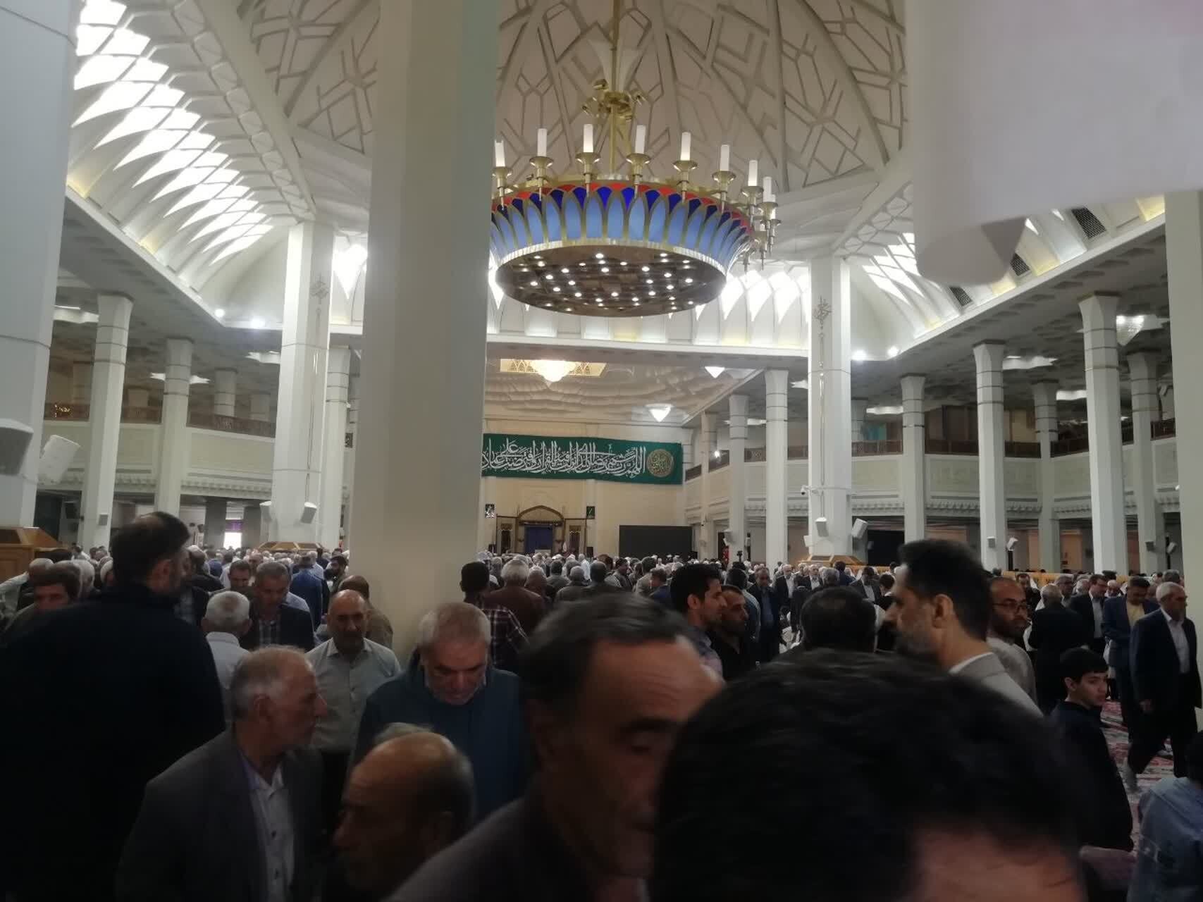 برگزاری اولین نماز جمعه ماه مبارک رمضان در حرم مطهر احمدبن موسی (ع) شیراز + عکس
