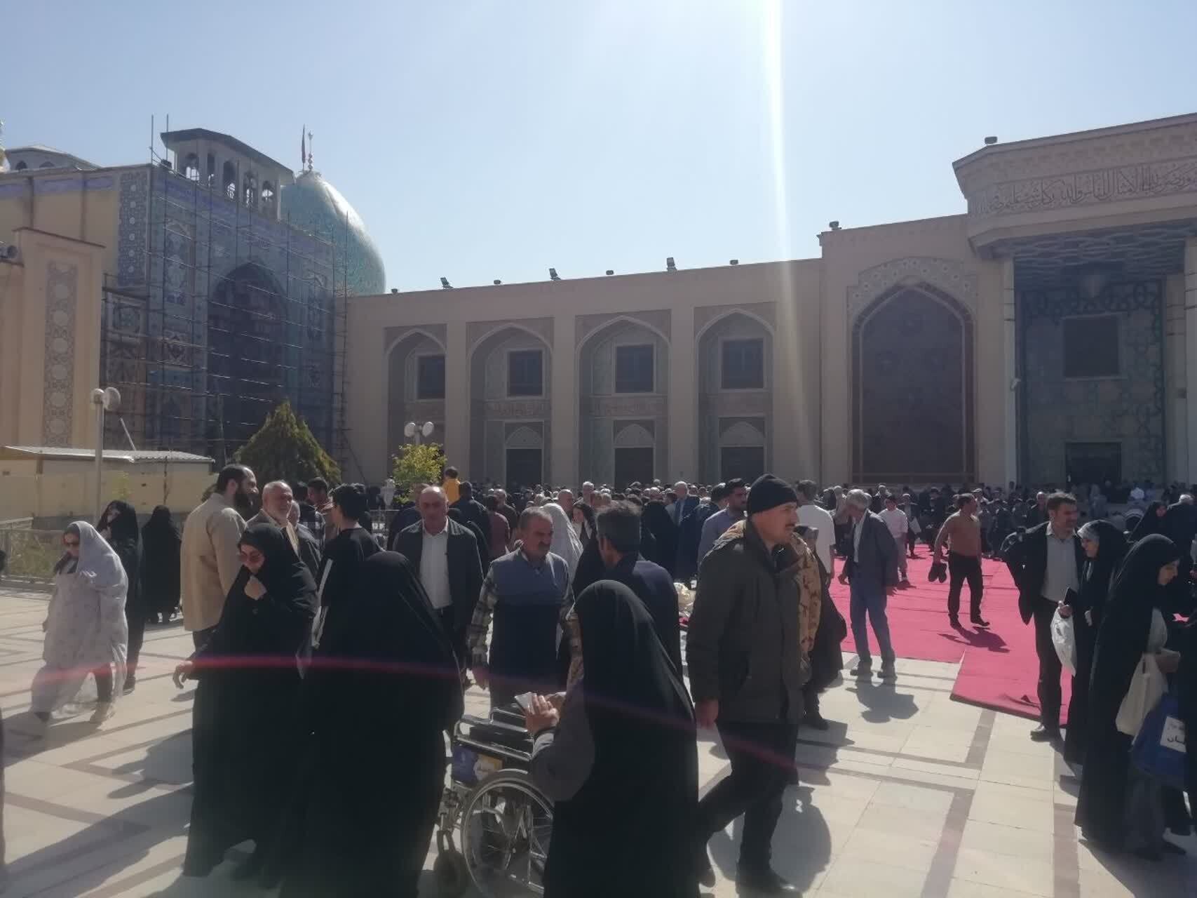 برگزاری اولین نماز جمعه ماه مبارک رمضان در حرم مطهر احمدبن موسی (ع) شیراز + عکس