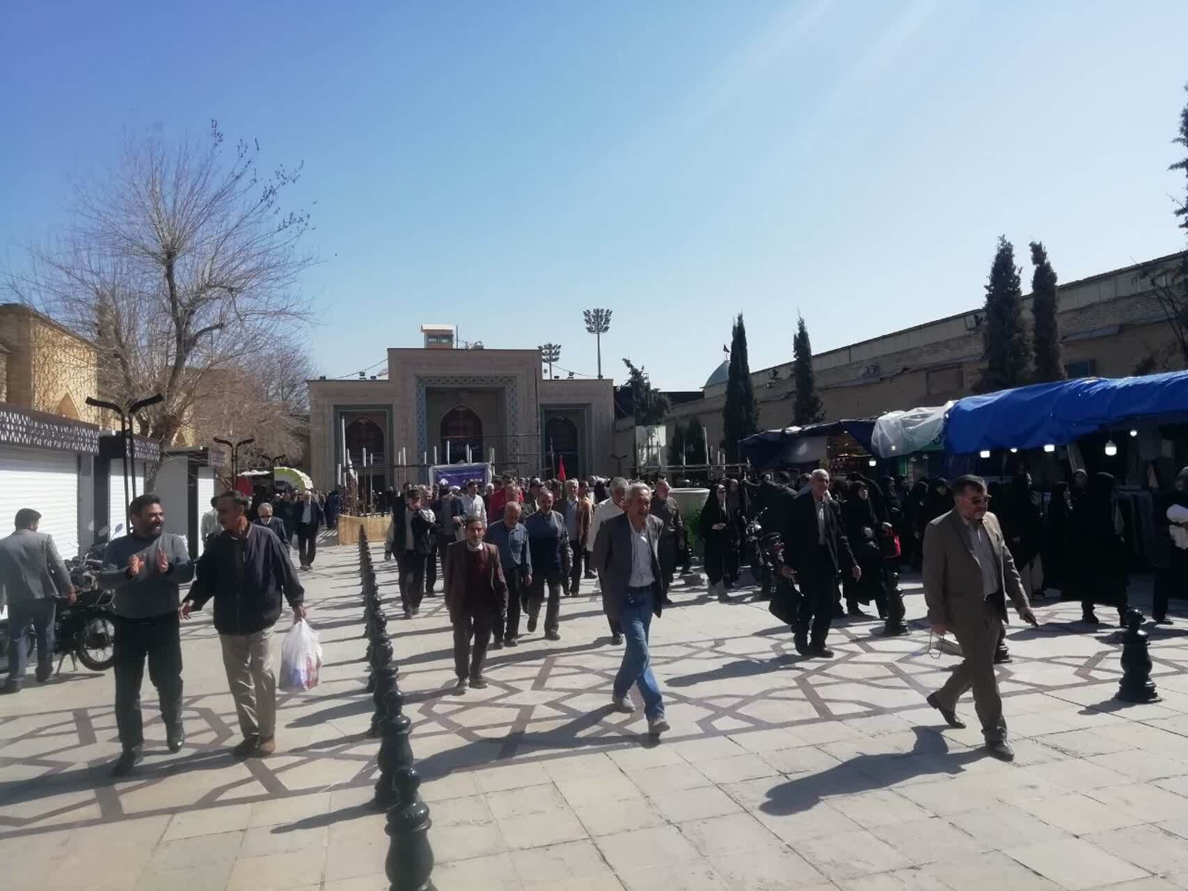 برگزاری اولین نماز جمعه ماه مبارک رمضان در حرم مطهر احمدبن موسی (ع) شیراز + عکس