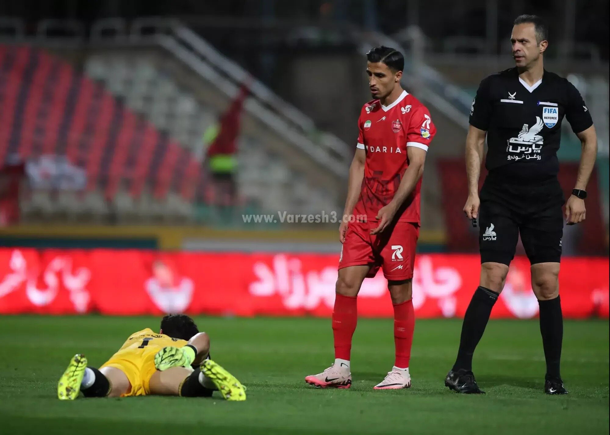 حمله علیپور به خبرنگار با 138 گل!