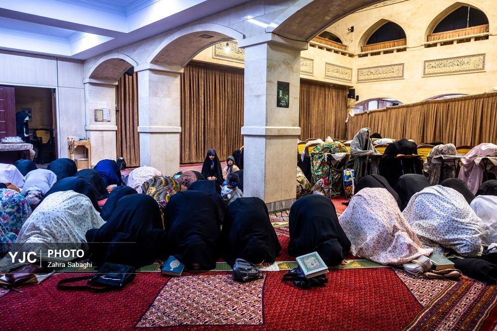 حال و هوای اولین افطاری ماه رمضان ۱۴۰۴ در مسجدالرضا