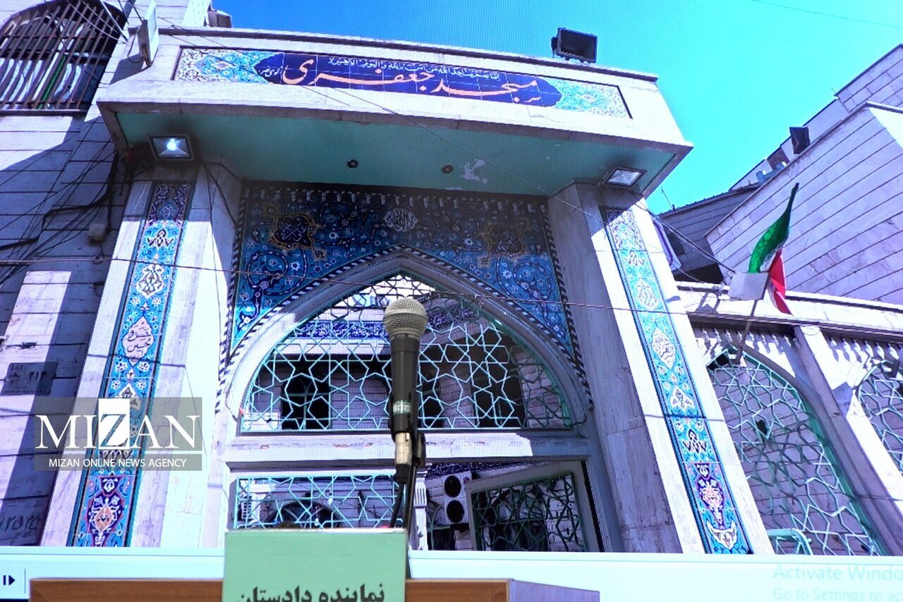 تصاویر ۳ متهم تحریق مسجد در دادگاه ؛ ببینید | پای یک زن در میان است؛ ماجرای بسته مشکوک | توبه میکنم...