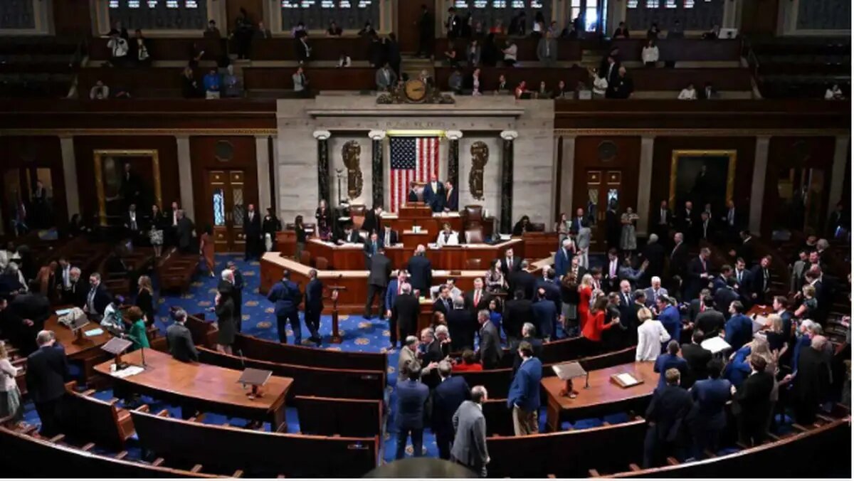 کنگره آمریکا دست ترامپ را در حمله به ایران می‌بندد