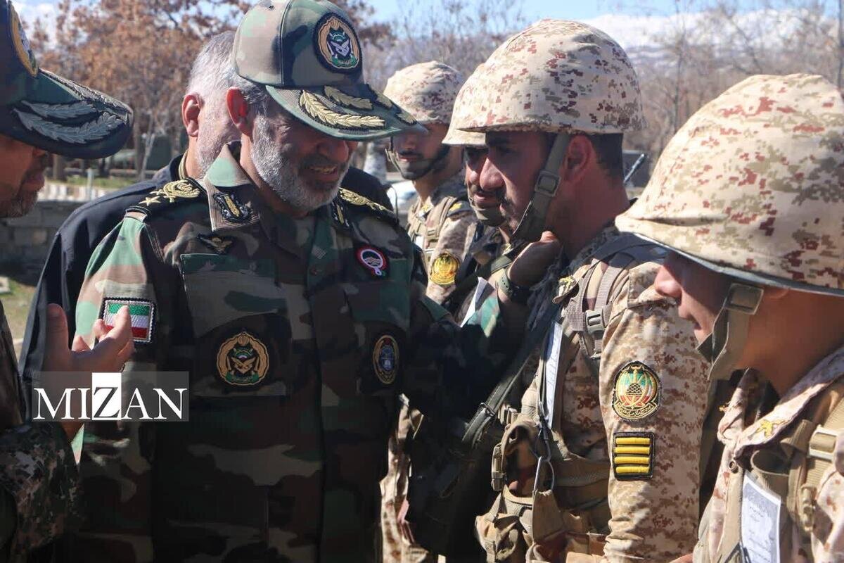 فرمانده نیروی زمینی ارتش: تمامی تحرکات دشمنان در مرزهای کشور لحظه‌به‌لحظه رصد و پایش می‌شود