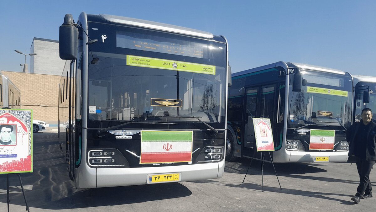 اتوبوس‌های دوکابین ۱۸ متری رونمایی شدند + فیلم