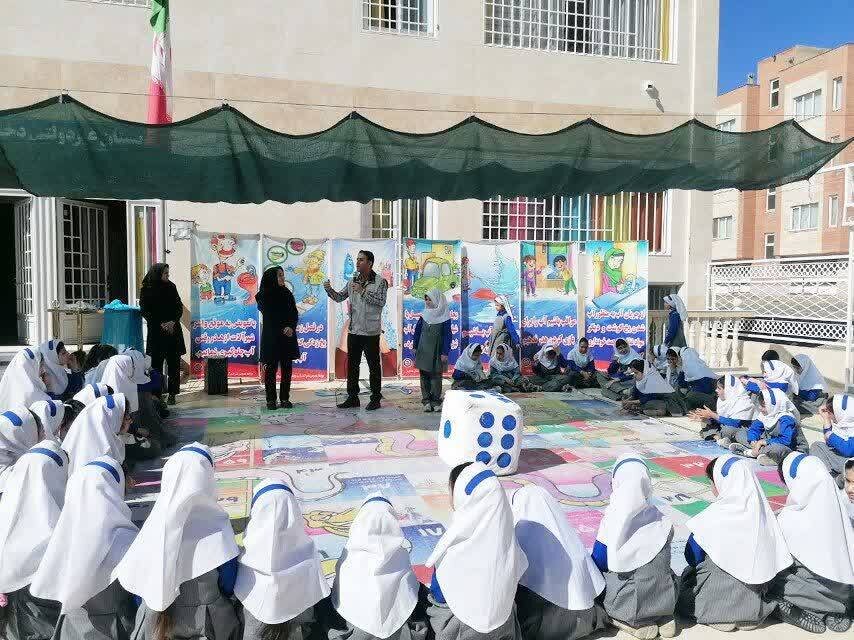دانش آموزان دبستان دخترانه نیایش نیشابور حامیان آب شدند + عکس