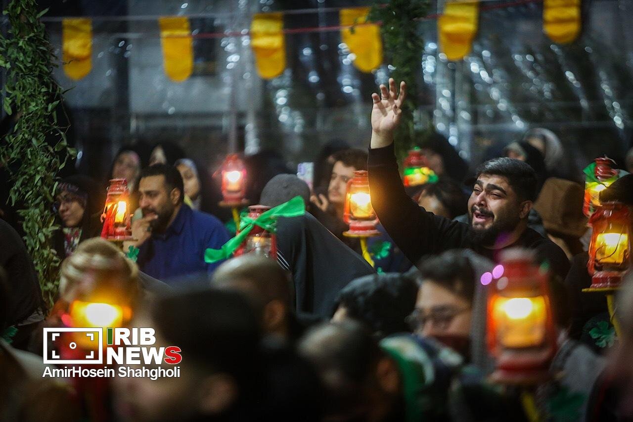 مراسم مناجات خوانی شب‌های ماه مبارک رمضان در بهشت زهرا تهران