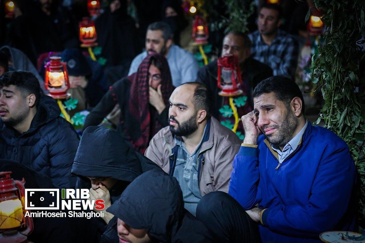 مراسم مناجات خوانی شب‌های ماه مبارک رمضان در بهشت زهرا تهران