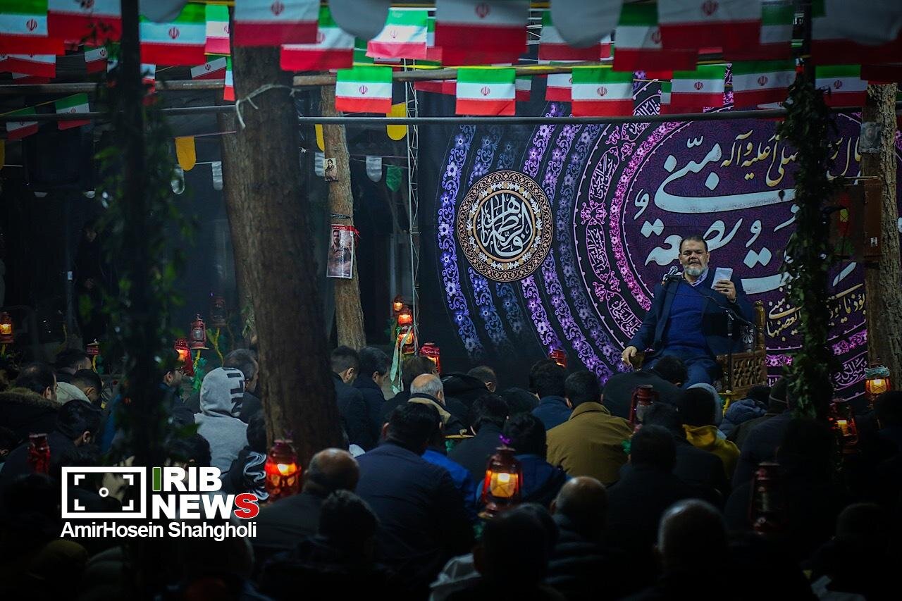 مراسم مناجات خوانی شب‌های ماه مبارک رمضان در بهشت زهرا تهران