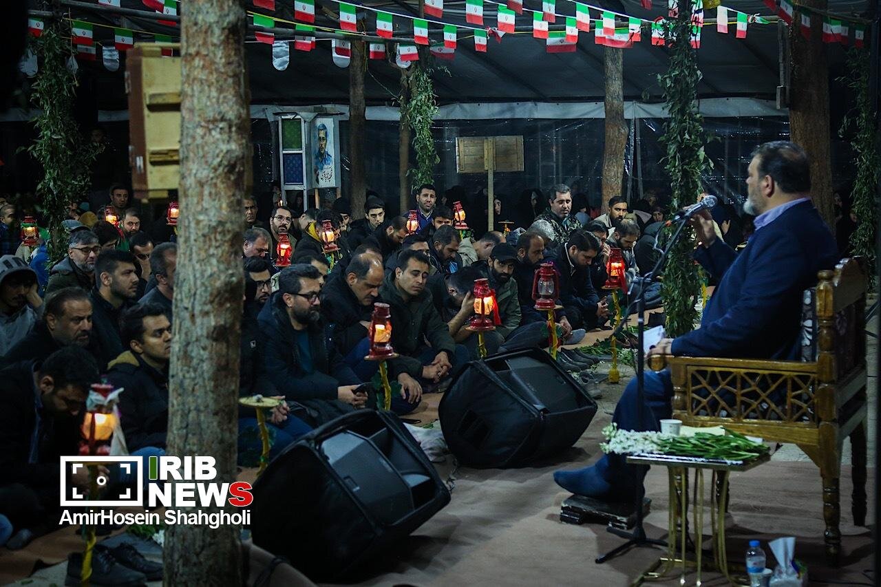 مراسم مناجات خوانی شب‌های ماه مبارک رمضان در بهشت زهرا تهران