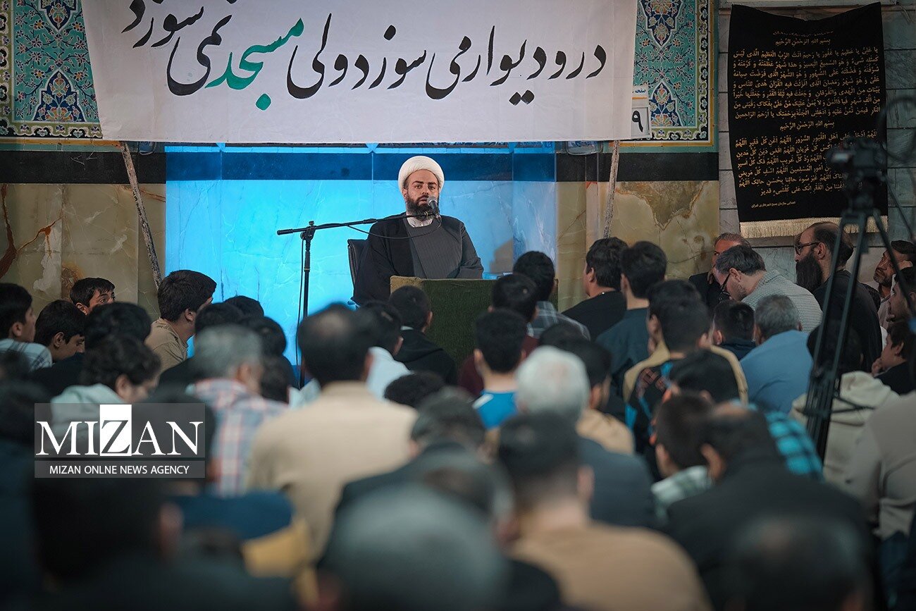 مناجات‌خوانی در مساجد آسیب‌دیده در اغتشاشات