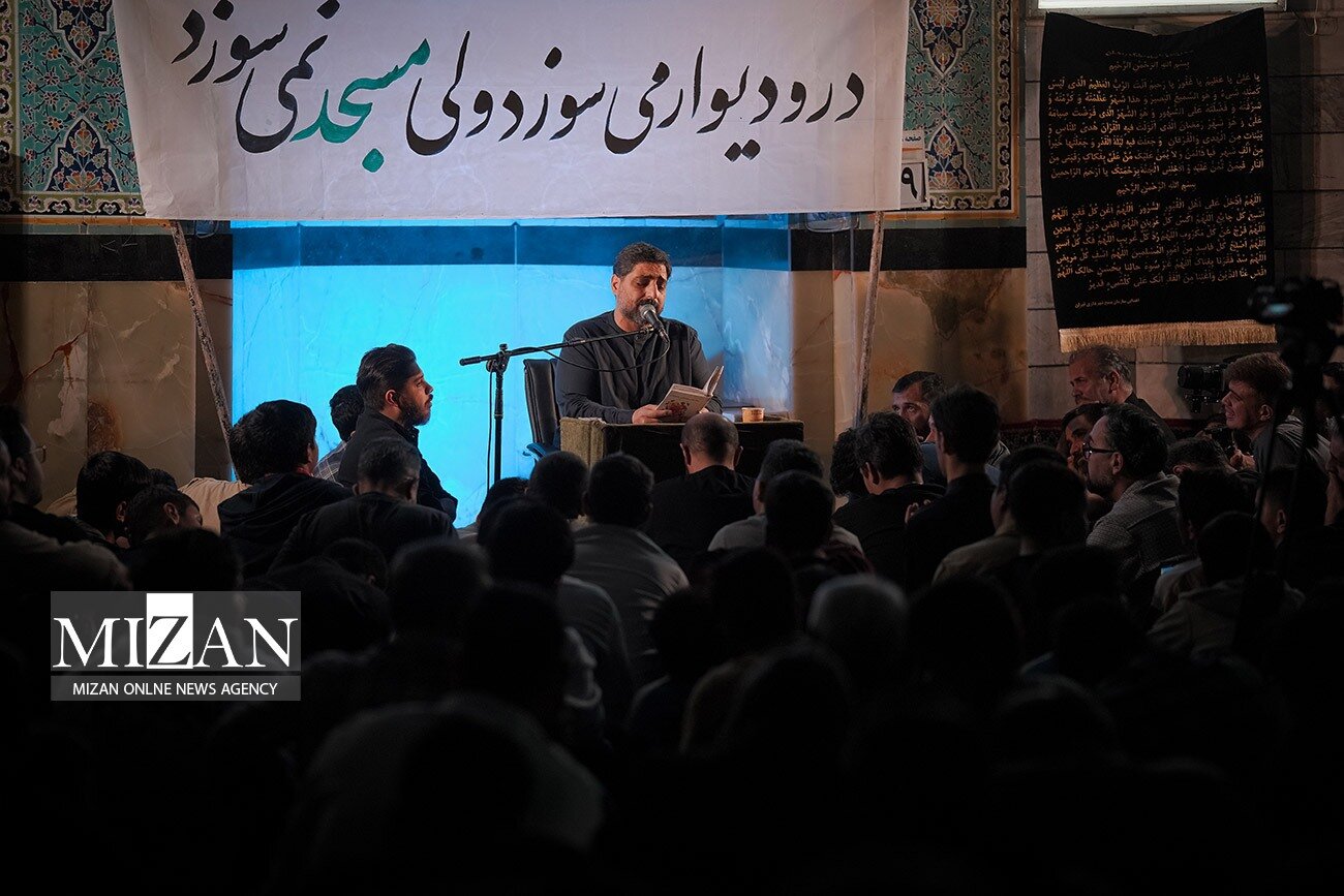 مناجات‌خوانی در مساجد آسیب‌دیده در اغتشاشات