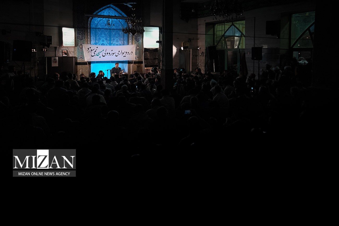 مناجات‌خوانی در مساجد آسیب‌دیده در اغتشاشات