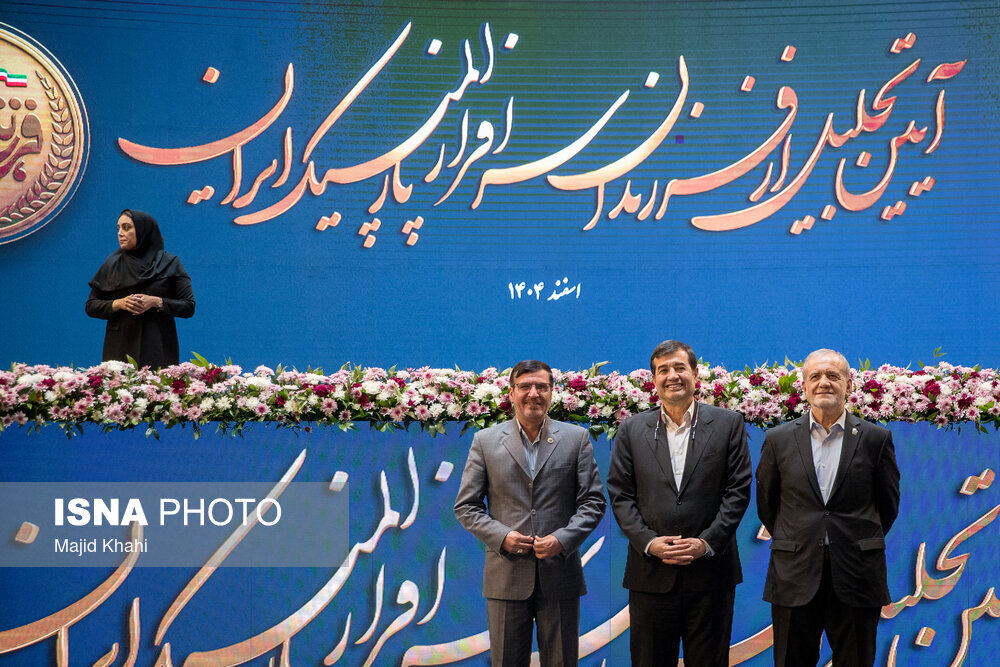 عکس/ آیین تجلیل از مدال‌آوران پارالمپیک با حضور رئیس جمهور