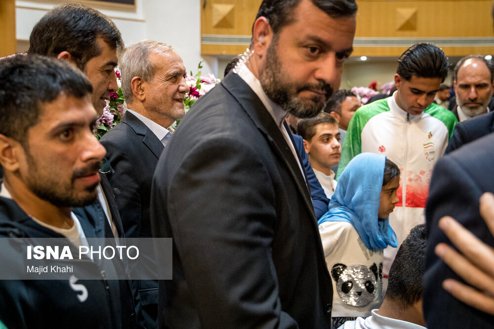 عکس/ آیین تجلیل از مدال‌آوران پارالمپیک با حضور رئیس جمهور