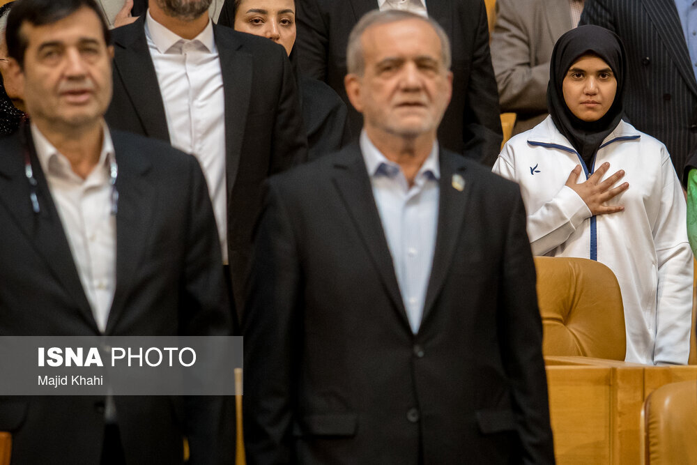 عکس/ آیین تجلیل از مدال‌آوران پارالمپیک با حضور رئیس جمهور