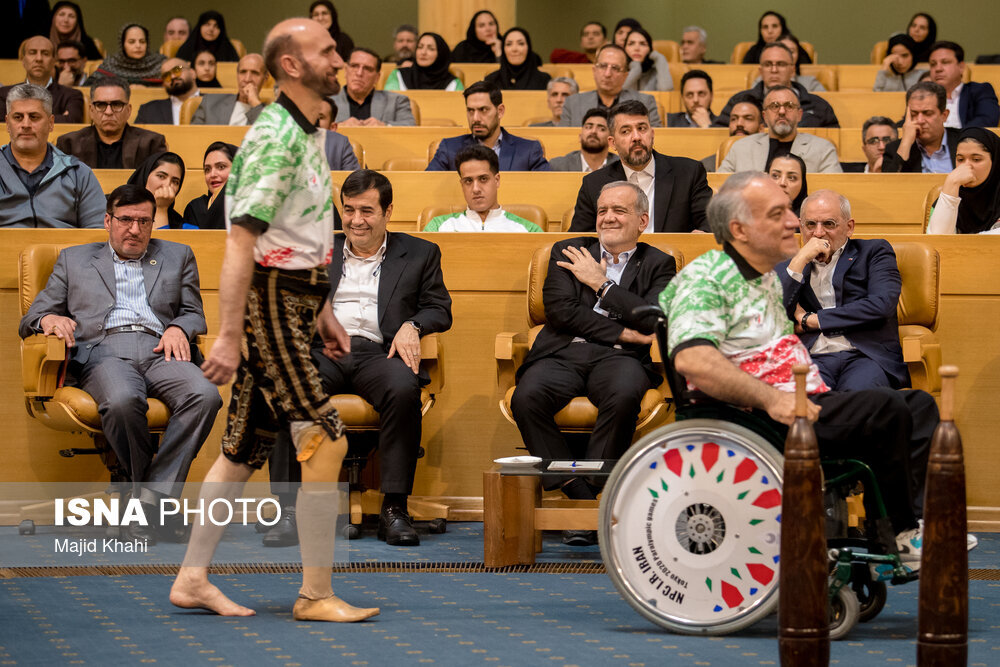 عکس/ آیین تجلیل از مدال‌آوران پارالمپیک با حضور رئیس جمهور