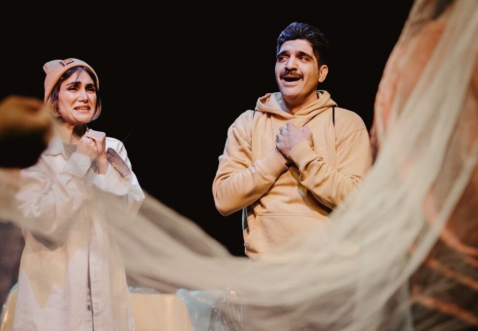 «صحنه» جای «ایستادگی» است/ نشانه‌های زندگی در جهان کثیف