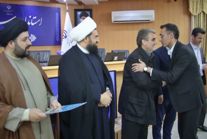 روابط عمومی فرمانداری شاهرود تقدیر شد
