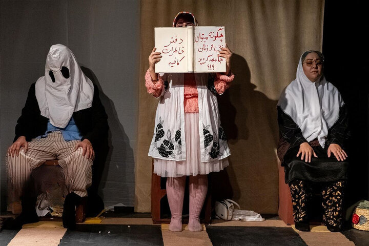 نمایشی با بازیگران نابینا؛ از کمدی سخیف پرهیز کردم