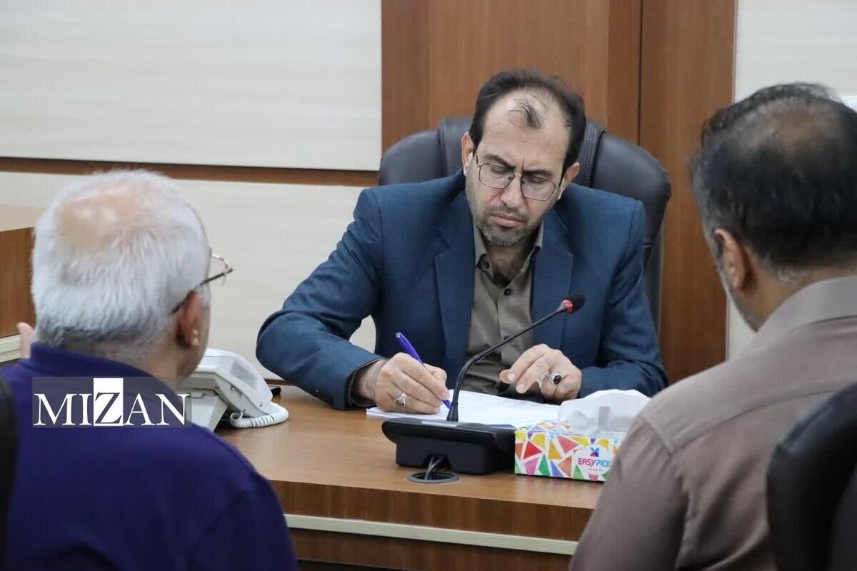 رئیس کل دادگستری استان خوزستان با ۱۰۲ نفر از مراجعین به دستگاه قضایی دیدار کرد