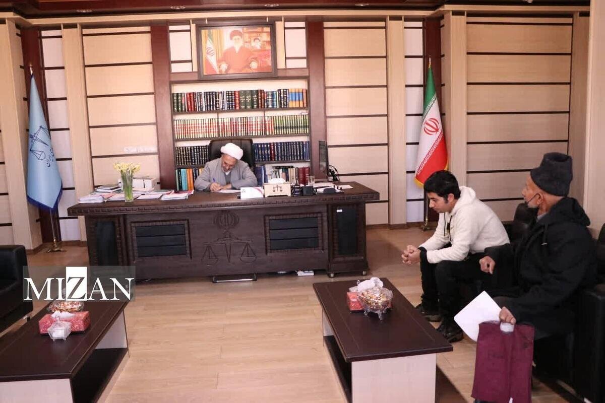 رئیس کل دادگستری زنجان به درخواست ۵۵ نفر از مراجعان در دیدار مردمی رسیدگی کرد