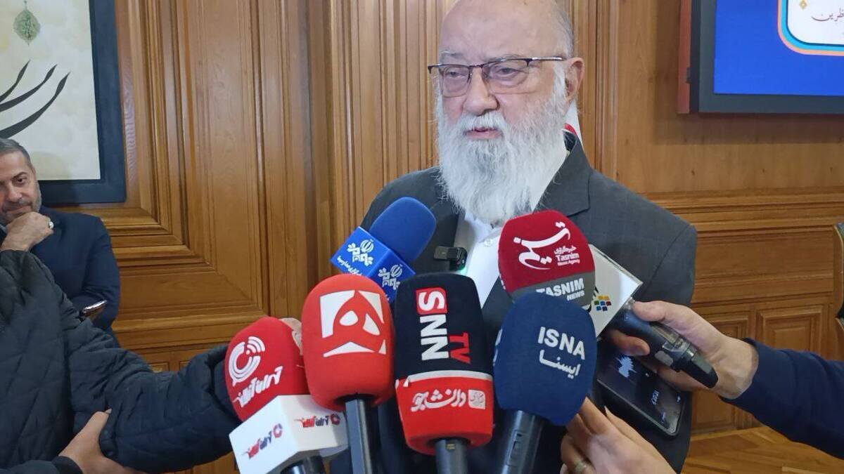 چمران: مردم برای مراجعه به بازار و خرید عید از حمل و نقل عمومی استفاده کنند + فیلم