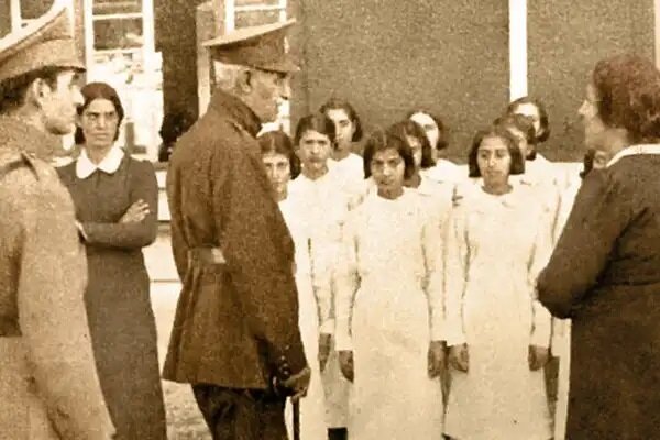 از مسجد‌سوزی تا بیانیه‌ای مضحک؛ این حرف‌ها به خاندان پهلوی نمی‌آید!