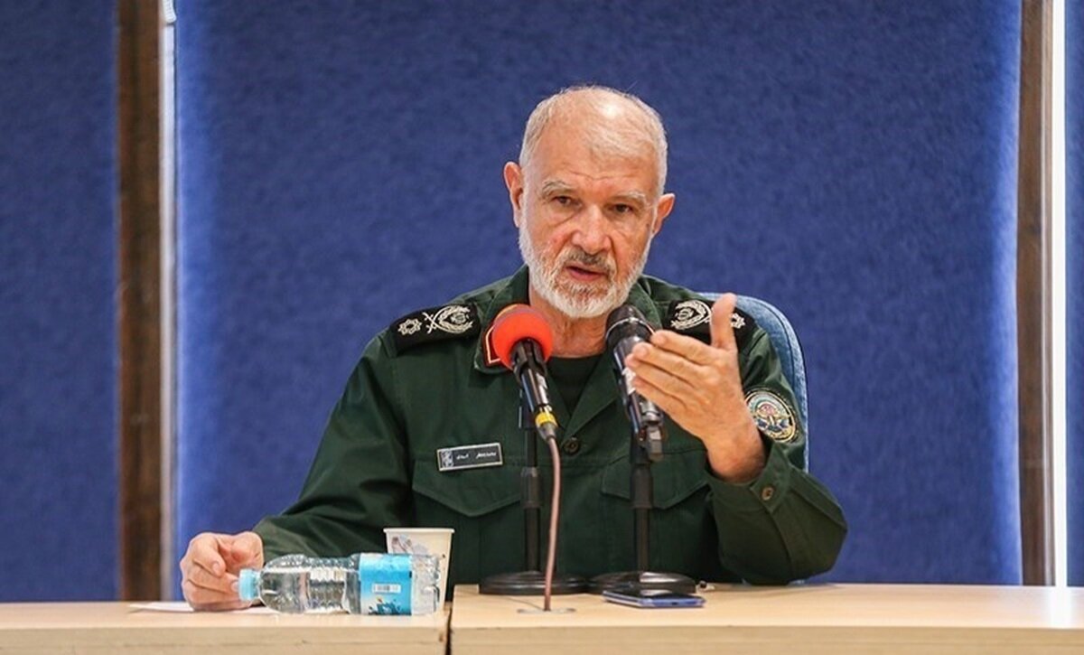 سردار اسدی: حضور ناوهواپیمابر در منطقه تبلیغاتی است/ پاسخ این اقدام را فرمانده کل قوا داده است