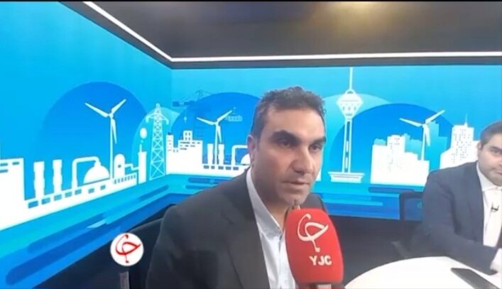 ممنوعیت واردات خودرو یک بازار انحصاری در خودرو ایجاد کرده است + فیلم