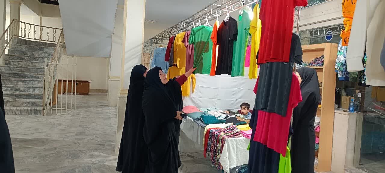 افتتاح نخستین نمایشگاه تخصصی پوشاک ماه مبارک رمضان در فریمان + عکس