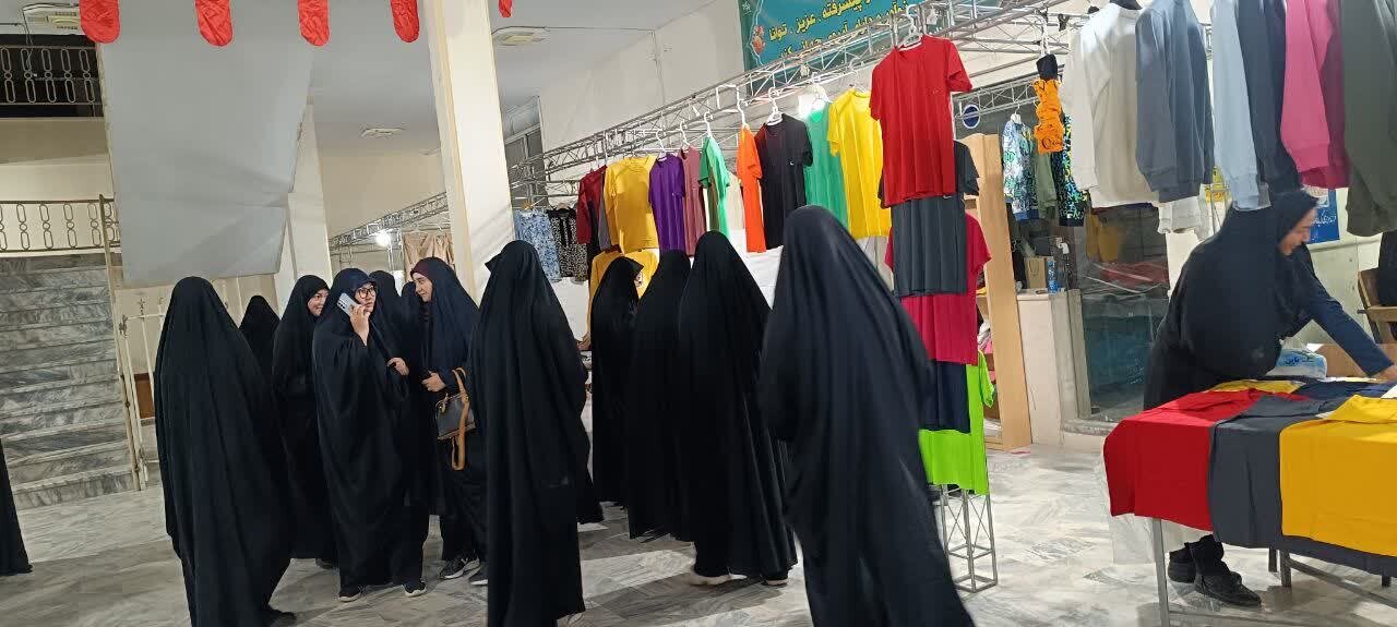 افتتاح نخستین نمایشگاه تخصصی پوشاک ماه مبارک رمضان در فریمان + عکس
