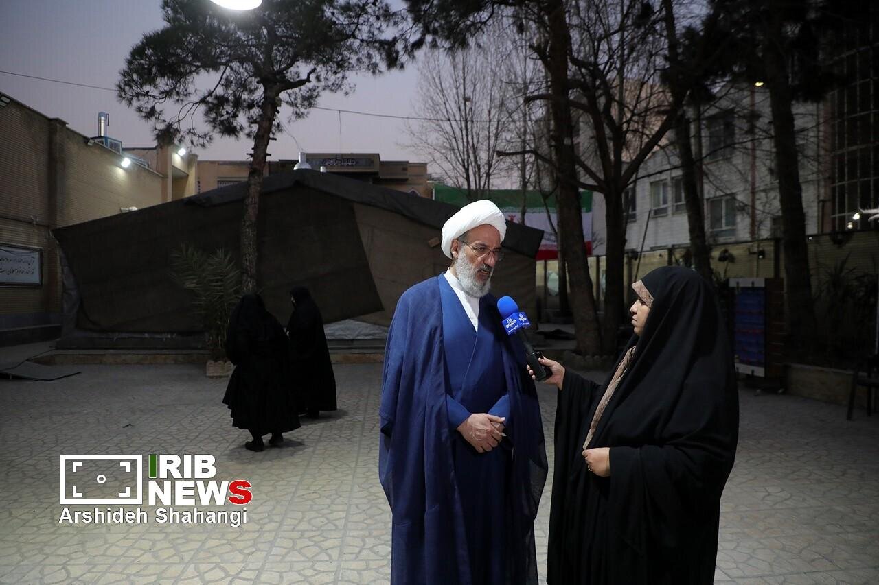 افطاری ساده در مسجد شهید بهشتی