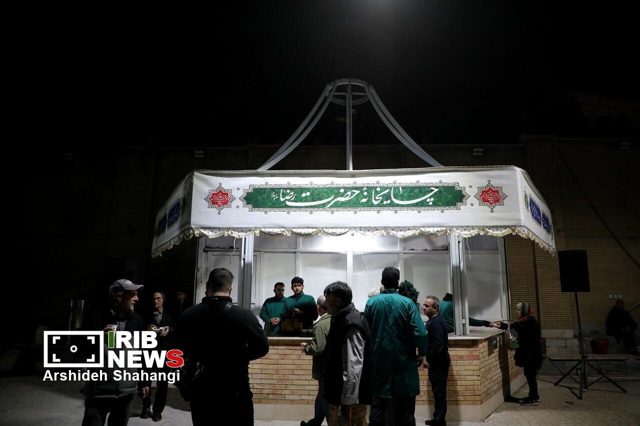 افطاری ساده در مسجد شهید بهشتی