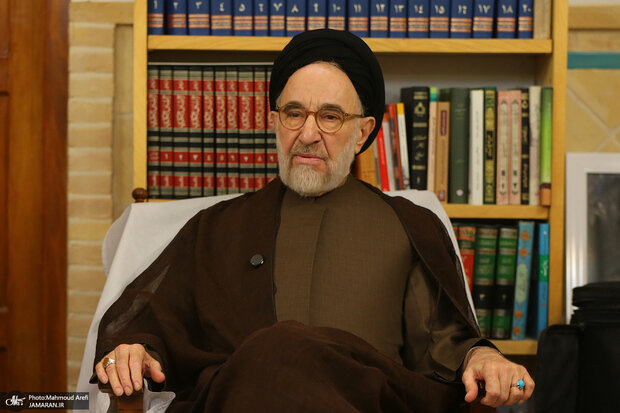 سیدمحمد خاتمی: حوادث اخیر باید روشن و باورپذیر تببین شده و دستگیریها و احضارها و احکام نامناسب متوقف شود