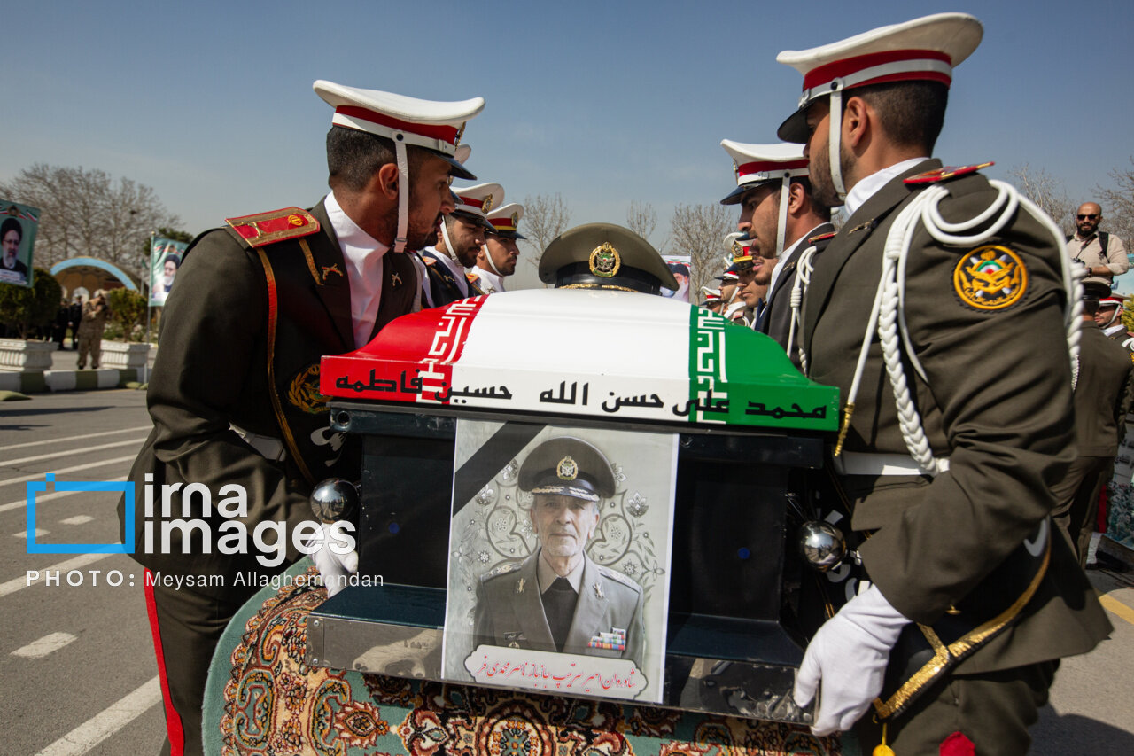 عکس/ تشییع پیکر امیر سرتیپ «ناصر محمدی فر»