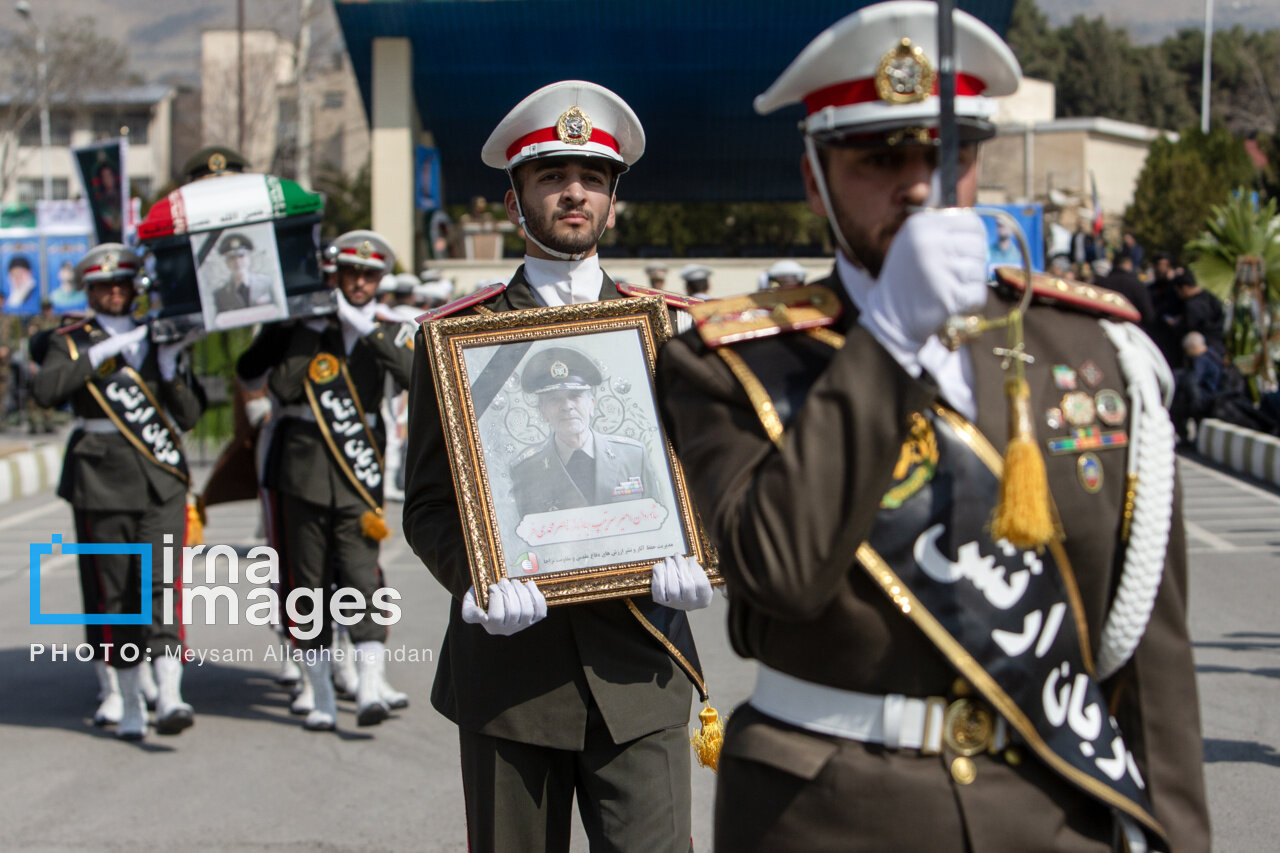 عکس/ تشییع پیکر امیر سرتیپ «ناصر محمدی فر»