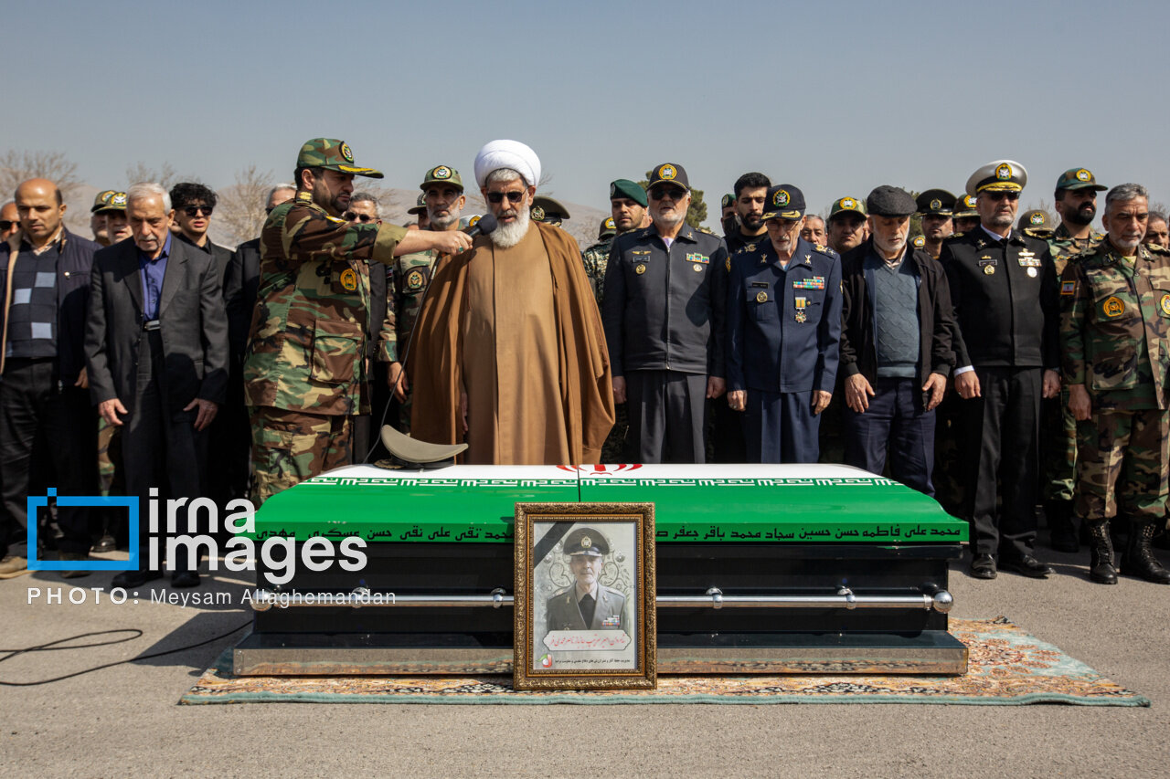 عکس/ تشییع پیکر امیر سرتیپ «ناصر محمدی فر»